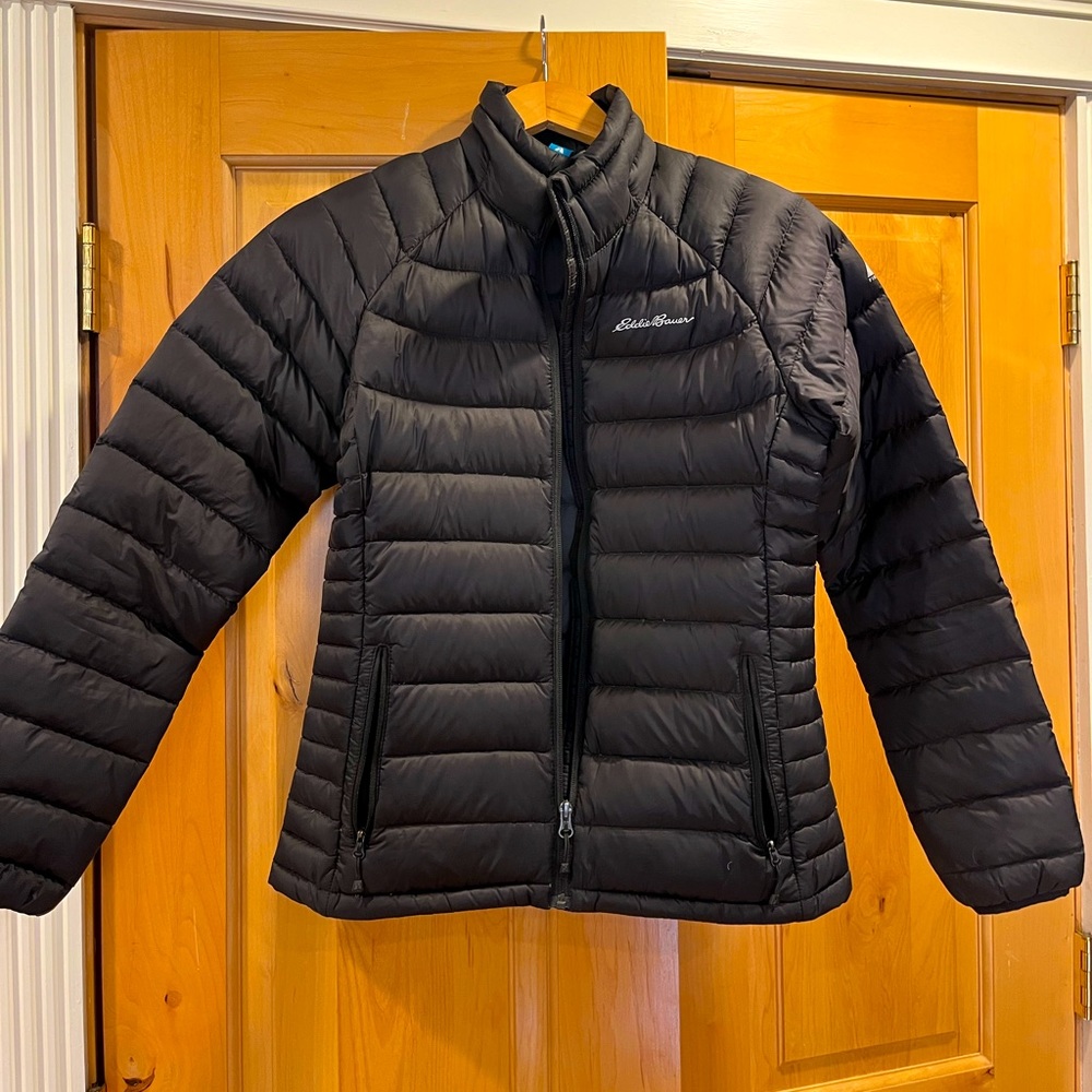 Eddie Bauer women’s small black puffer down coat/ jacket. Great condition